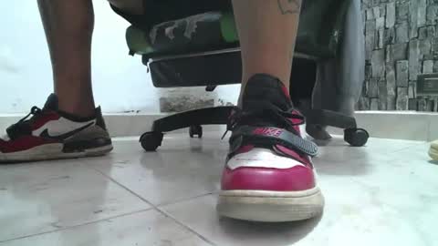 Snapshot of srfindomfeet_ chatting on July 2026 07:46:01 PM sr master cum its my old account online show from July 2026 07:46:01 PM