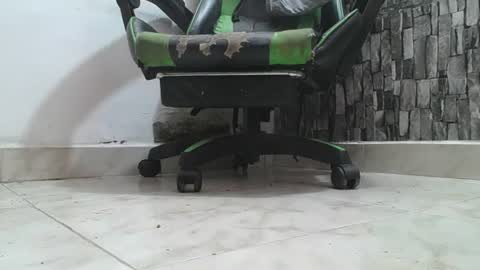 Snapshot of srfindomfeet_ chatting on July 2026 08:22:01 PM sr master cum its my old account online show from July 2026 08:22:01 PM