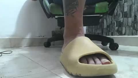 Snapshot of srfindomfeet_ chatting on July 2026 02:05:17 AM sr master cum its my old account online show from July 2026 02:05:17 AM