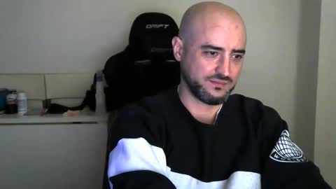 Snapshot of srtramposo chatting on December 2025 12:43:01 PM srtramposo online show from December 2025 12:43:01 PM