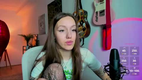 Snapshot of sshawty chatting on February 2025 06:43:02 PM Anni if Im offline for a long time Im depressed feel free to support me offline online show from February 2025 06:43:02 PM