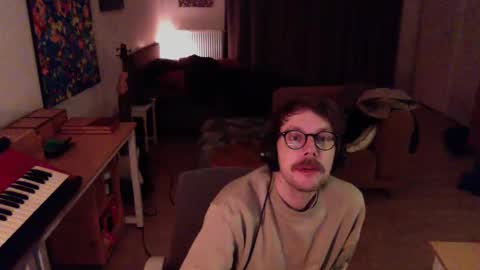 Snapshot of ssnttsnttsnss chatting on December 2024 12:13:01 AM Roger online show from December 2024 12:13:01 AM