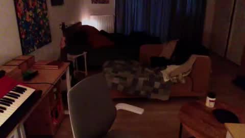 Snapshot of ssnttsnttsnss chatting on December 2024 11:14:01 AM Roger online show from December 2024 11:14:01 AM