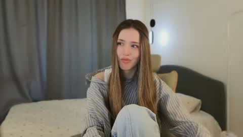 Chloe online show from June 2026 04:47:01 AM
