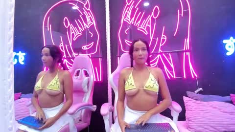 staarlightt online show from October 2025 10:30:02 PM