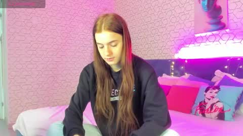 Stacey GMT5 Mo Tu We Th Fr Sa 3am -10am online show from December 2024 01:50:02 AM