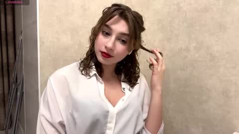 Snapshot of stacicurren chatting on February 2026 09:13:01 PM Elli online show from February 2026 09:13:01 PM