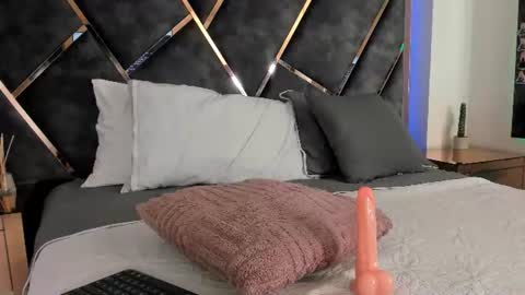 Snapshot of staciemoon chatting on July 2026 05:53:02 PM Stacie online show from July 2026 05:53:02 PM