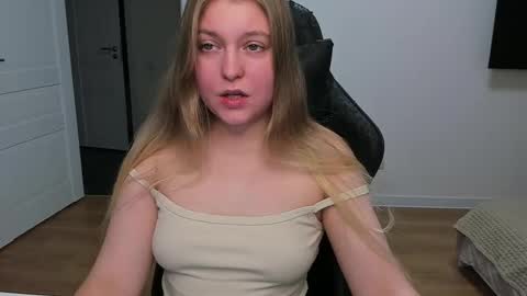 Stacy  online show from November 2025 01:12:02 PM