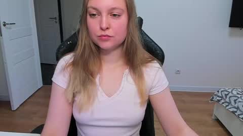 Snapshot of stacy_miraclee chatting on May 2026 06:15:02 PM Stacy online show from May 2026 06:15:02 PM