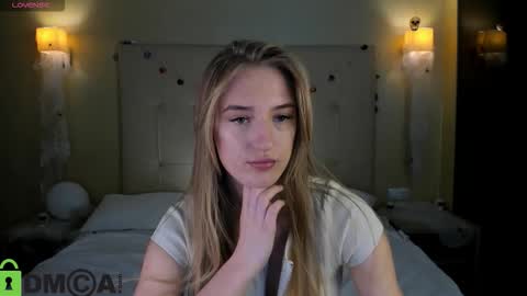 Snapshot of stacy_riiver chatting on November 2025 09:21:01 AM Stacy Mon Tue Wed Thu Fri Sun GMT GMT 3 1000am - 0400pm online show from November 2025 09:21:01 AM