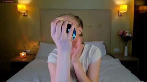 Snapshot of stacy_riiver chatting on November 2025 09:04:01 AM Stacy Mon Tue Wed Thu Fri Sun GMT GMT 3 1000am - 0400pm online show from November 2025 09:04:01 AM