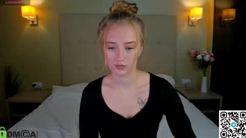 Snapshot of stacy_riiver chatting on November 2025 09:31:01 AM Stacy Mon Tue Wed Thu Fri Sun GMT GMT 3 1000am - 0400pm online show from November 2025 09:31:01 AM