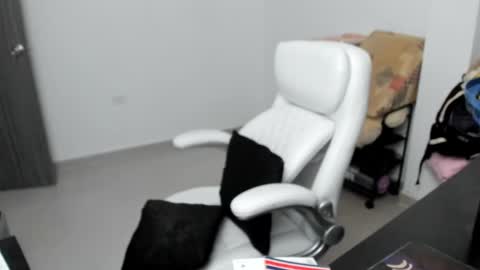 Zulma Yisset online show from January 2025 04:36:01 AM