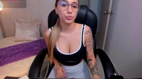 Stacy Conner online show from November 2025 06:32:01 PM