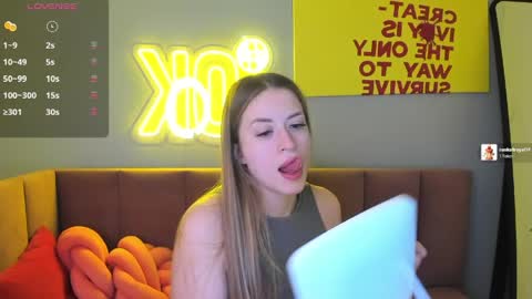 Snapshot of stacywells chatting on April 2026 01:43:01 AM Stacy online show from April 2026 01:43:01 AM