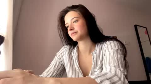 Lola online show from June 2026 10:17:02 AM