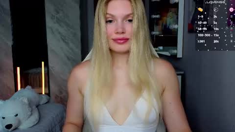 Snapshot of starlight_2004 chatting on July 2026 07:23:02 AM Caroline online show from July 2026 07:23:02 AM