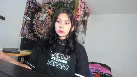 Snapshot of starmoonly chatting on February 2025 03:04:02 AM starmoonly online show from February 2025 03:04:02 AM