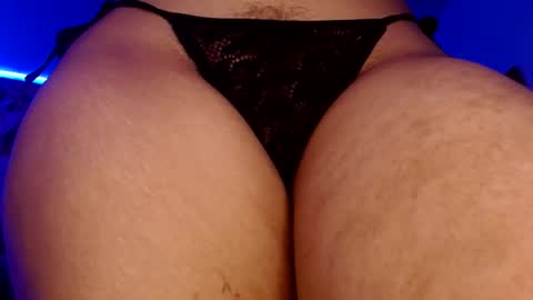      online show from October 2025 09:22:01 PM