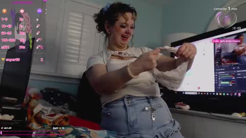 Snapshot of starsaturn chatting on November 2025 03:49:02 AM Saturn online show from November 2025 03:49:02 AM