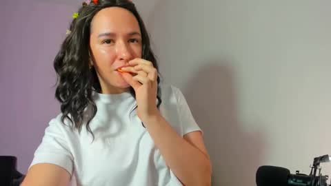 Snapshot of stayluna chatting on December 2025 08:03:02 PM stayluna online show from December 2025 08:03:02 PM