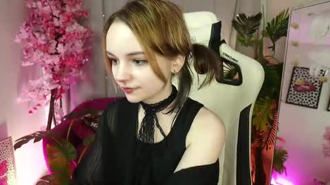 Snapshot of staymonica chatting on November 2025 01:18:02 PM MONICA online show from November 2025 01:18:02 PM