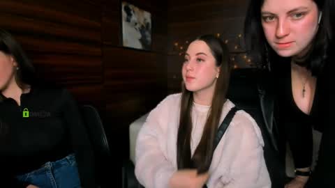 Snapshot of staysi_gold chatting on March 2025 02:29:01 PM Staisy online show from March 2025 02:29:01 PM