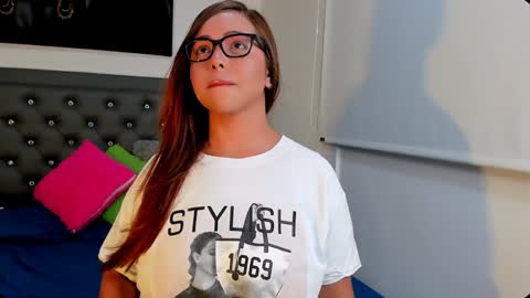 Snapshot of staywithme_x chatting on December 2024 02:42:01 AM Melany online show from December 2024 02:42:01 AM