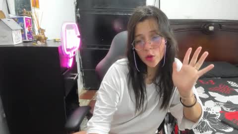 Snapshot of stefan_litleee chatting on December 2025 02:54:02 AM julieth-cancer online show from December 2025 02:54:02 AM