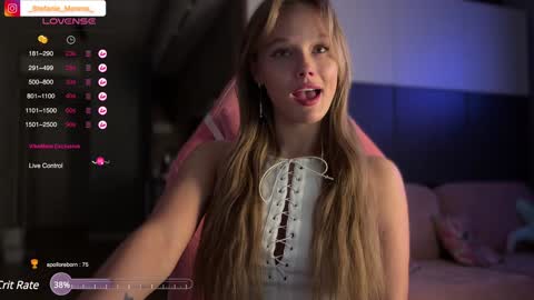 Snapshot of stefanie_collins chatting on January 2025 08:26:01 PM Stefanie online show from January 2025 08:26:01 PM