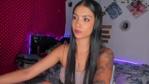 Im MiaIts my first day here  online show from January 2025 01:18:01 AM