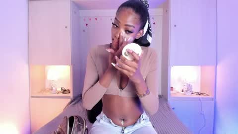 Snapshot of stefannyevans_ chatting on May 2026 12:44:02 PM stefannyevans_ online show from May 2026 12:44:02 PM