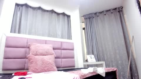 Stefany  online show from November 2025 08:19:01 PM