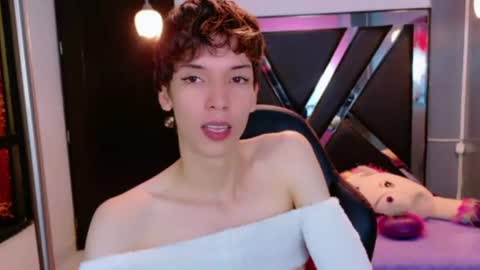 stefany piink online show from June 2026 12:15:01 PM