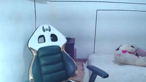 StefiAlizon online show from November 2025 04:13:02 AM