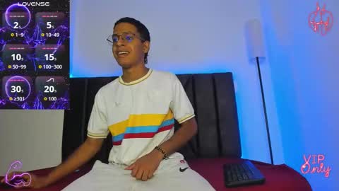 Snapshot of stella_drake chatting on February 2026 01:18:02 PM Drake online show from February 2026 01:18:02 PM