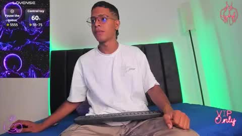 Snapshot of stella_drake chatting on February 2026 01:41:02 PM Drake online show from February 2026 01:41:02 PM