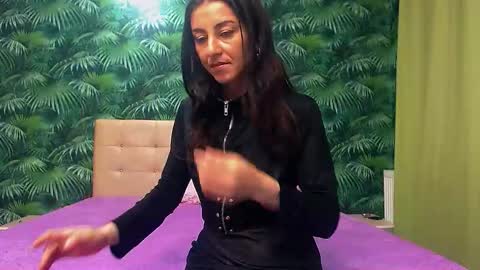 Snapshot of stella_john chatting on November 2025 06:08:01 AM Stella John online show from November 2025 06:08:01 AM