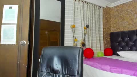 Estella online show from March 2025 02:38:02 AM