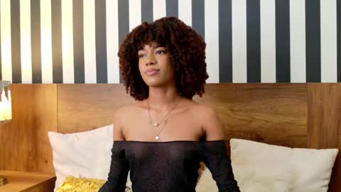 S T E L L A online show from October 2025 10:52:01 PM