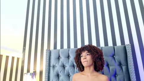 S T E L L A online show from November 2025 10:31:01 PM