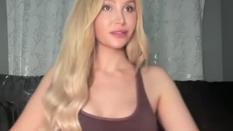 Snapshot of stellacummings chatting on June 2026 04:30:02 AM Stella Bella online show from June 2026 04:30:02 AM