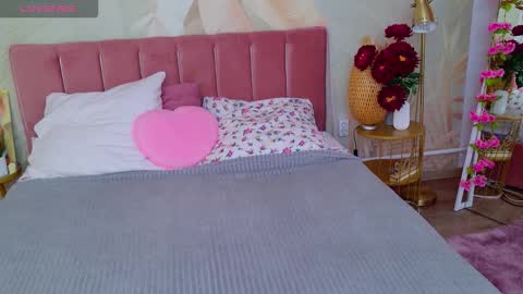 Stella 3 online show from November 2025 07:20:02 AM