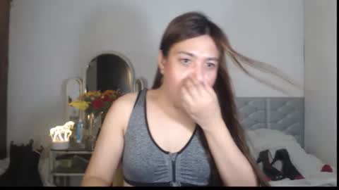 Snapshot of stellahugets chatting on November 2025 09:24:01 AM Stella online show from November 2025 09:24:01 AM