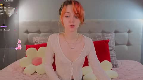 Snapshot of stellamontis chatting on May 2026 05:34:02 AM Stella online show from May 2026 05:34:02 AM