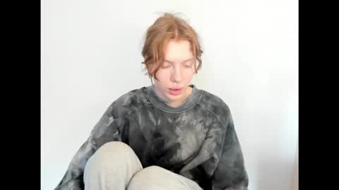 S T E L L A online show from November 2025 07:53:01 AM