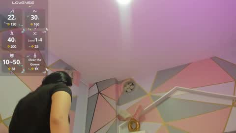         online show from February 2025 02:40:02 AM