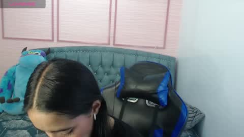 Stephania online show from February 2025 10:41:01 AM