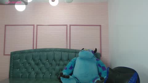 Stephania online show from February 2025 10:18:01 AM